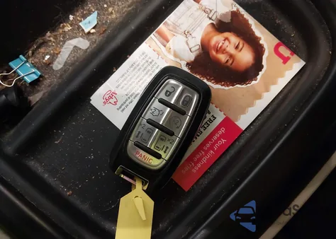 2017 Chrysler Pacifica Touring-L z USA, uszkodzony, nr VIN 2C4RC1BG0HR510851